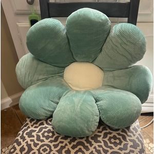 COPY - Dorm room, decor, lime green/beige pillow flower, super plush